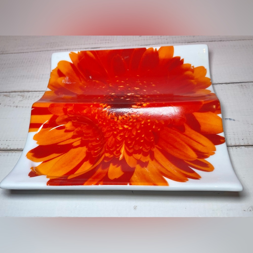 Party Lite Gusto‎ Candle Holder Tealight Votive Plate Red Flower Porcelain
